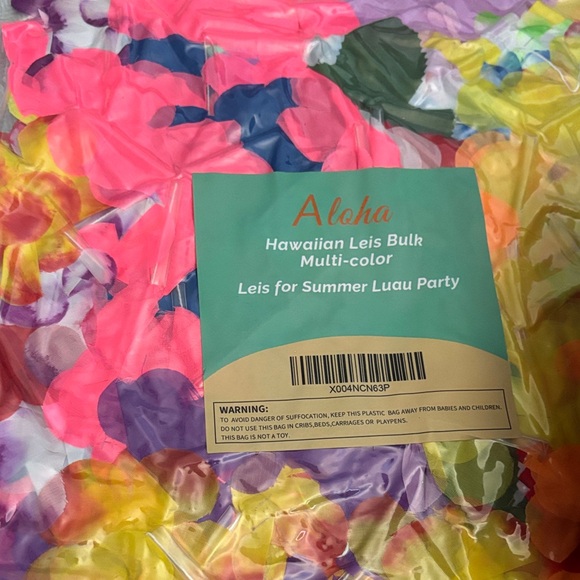 Vibrant Pink Hawaiian Party Decoration Set. Just add plates, napkins & cups - Picture 2 of 9